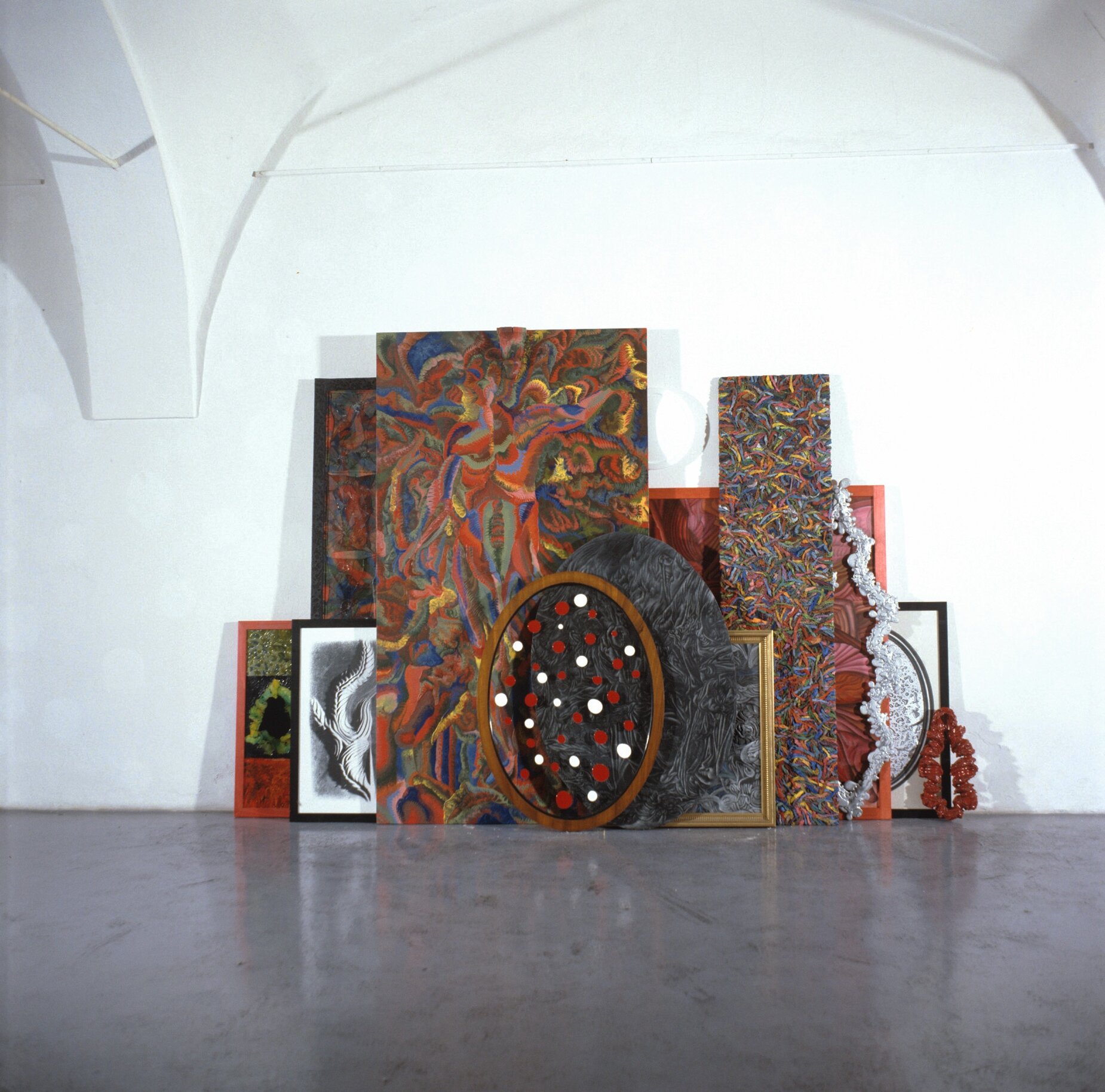 Unknown Combination / the time of production unknown / a painting on a painting (painting installation, combining various paintings and sculptures, objects, prints, photographs, drawings)